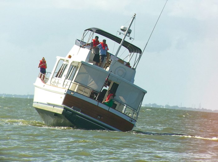 If your inboard/outboard boat runs aground